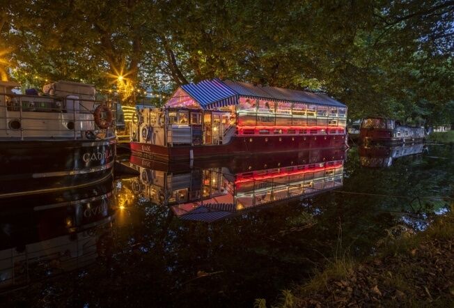 Grand Canal at Mespil Rd at night (1)