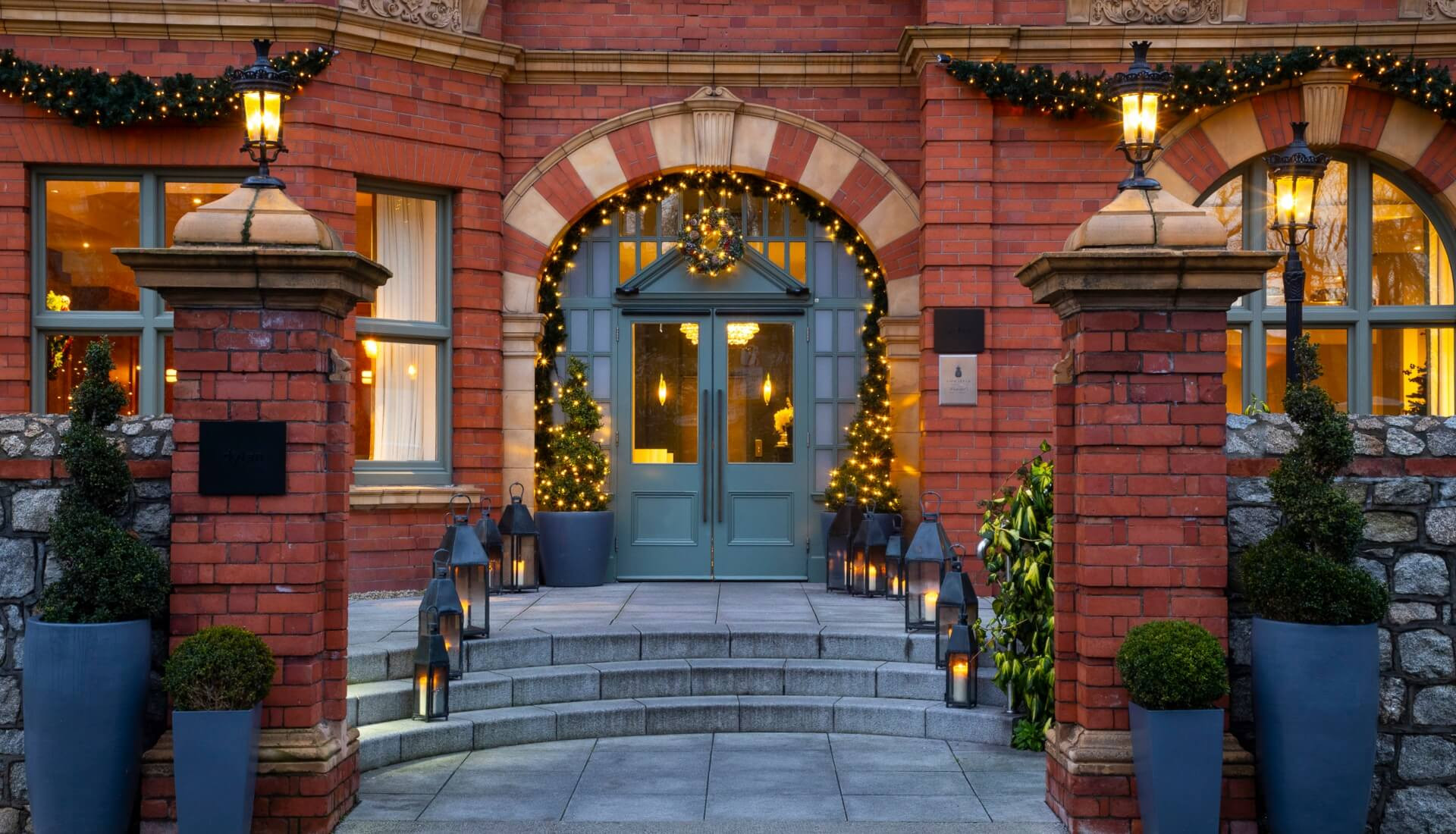 The dylan entrance christmas www.dylan.ie_v3